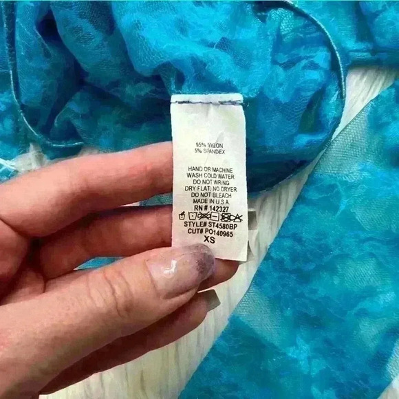 Fashion Nova Out In The Spotlight Blue Lace Bodysuit XS NWT - Picture 8 of 10